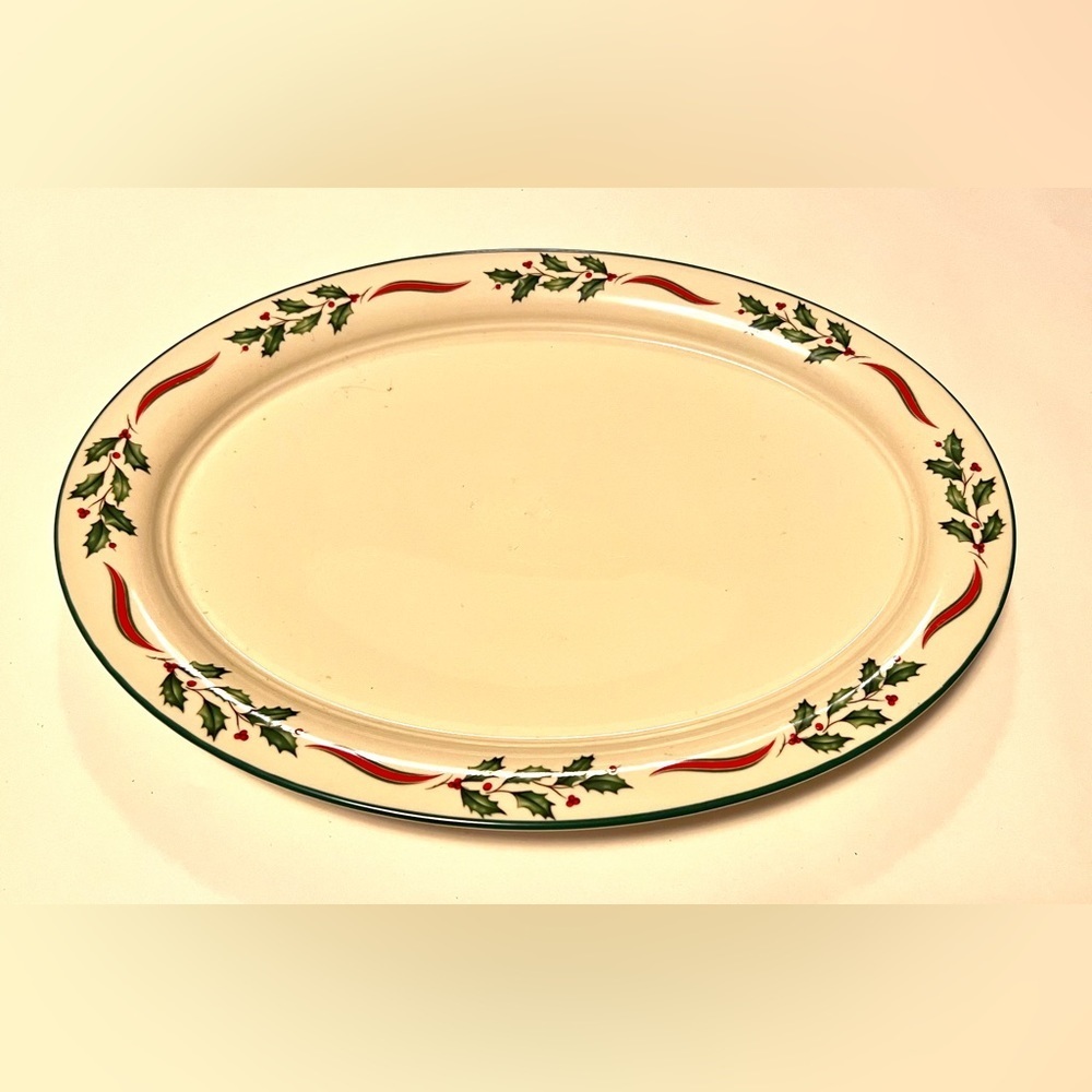 Lenox Chinastone Collection Oval Serving Platter 16-1/4"  Coutry Holly Berry USA
